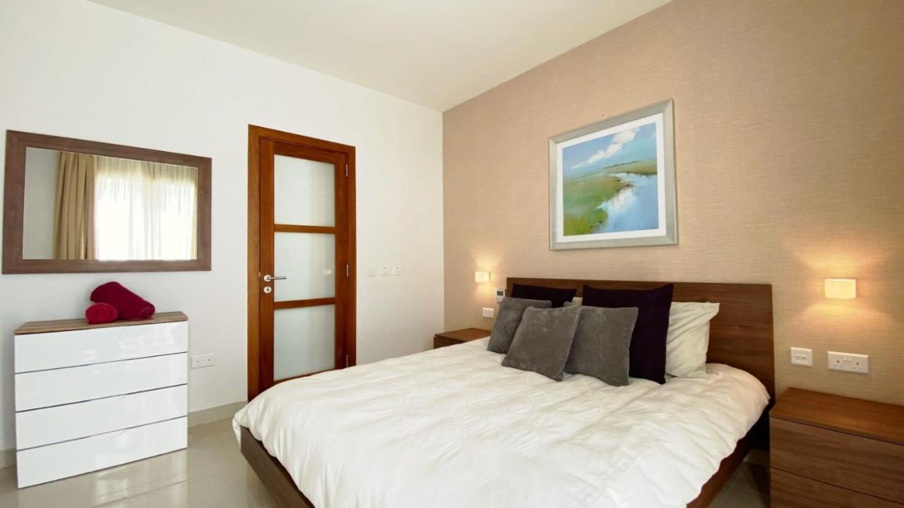 Point Sliema Sea Front Exterior photo